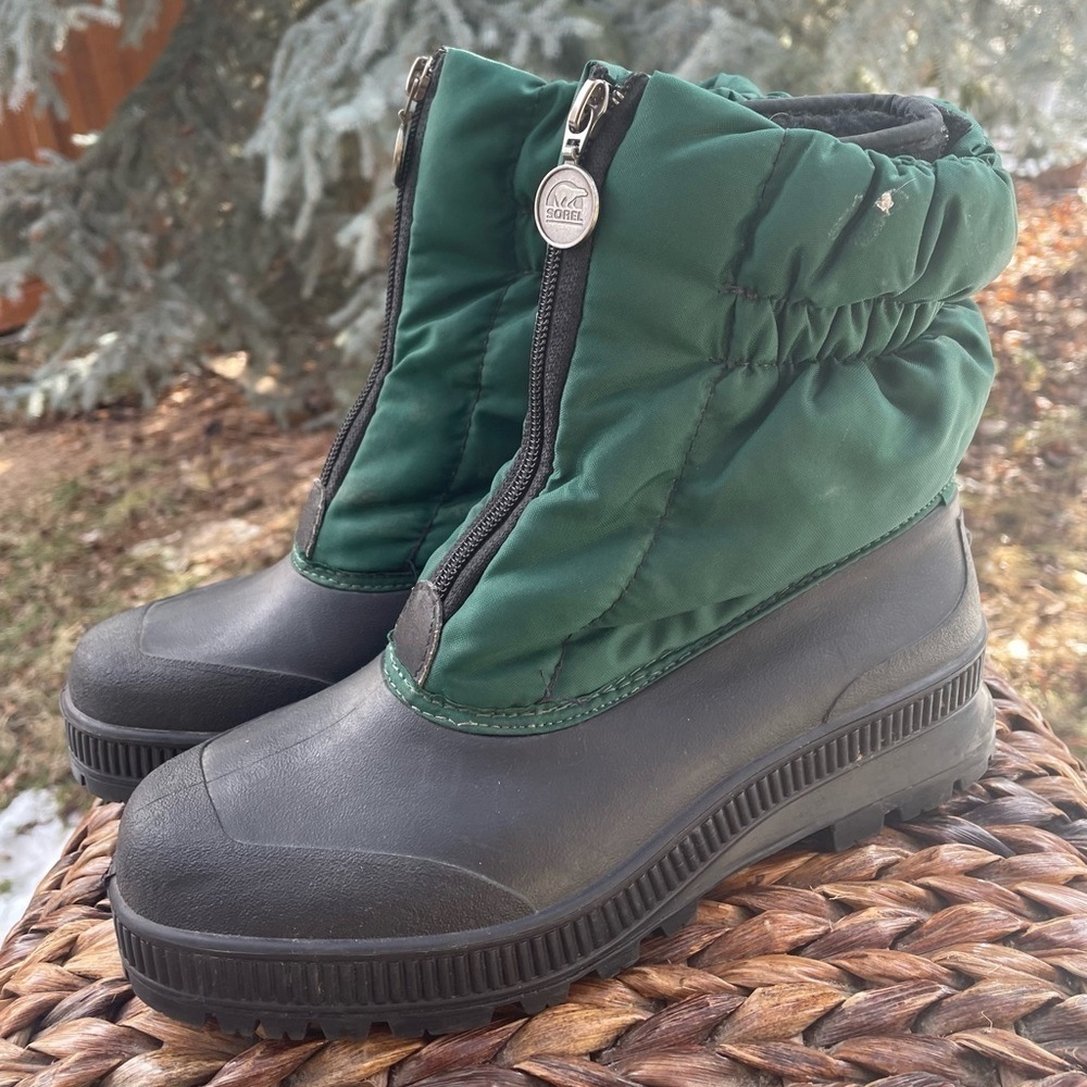 Sorel Emerald Green on trend Puffy Front Zipper insulated Winter duck boots